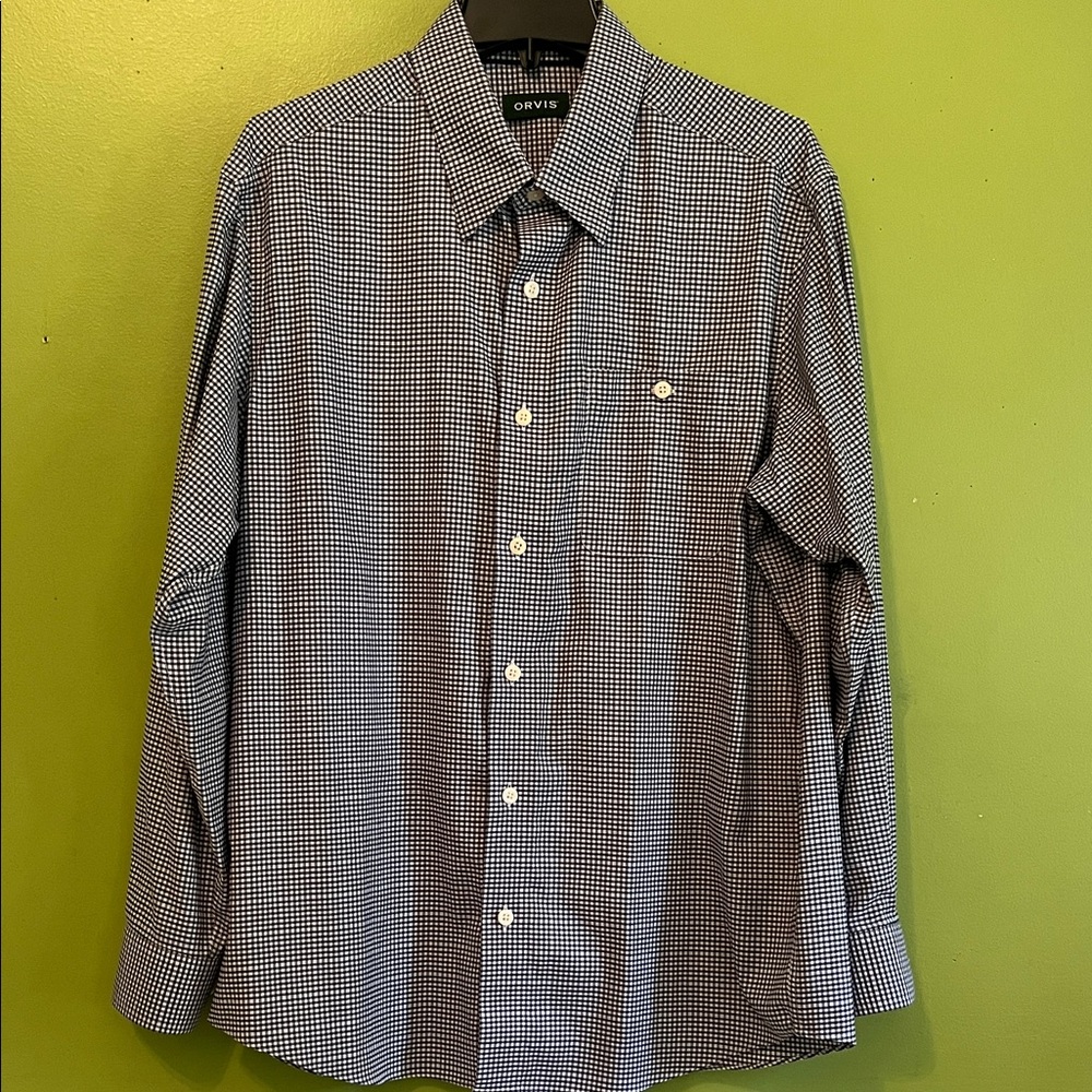 NWOT Orvis Wrinkle-free White and Black Plaid Shirt.